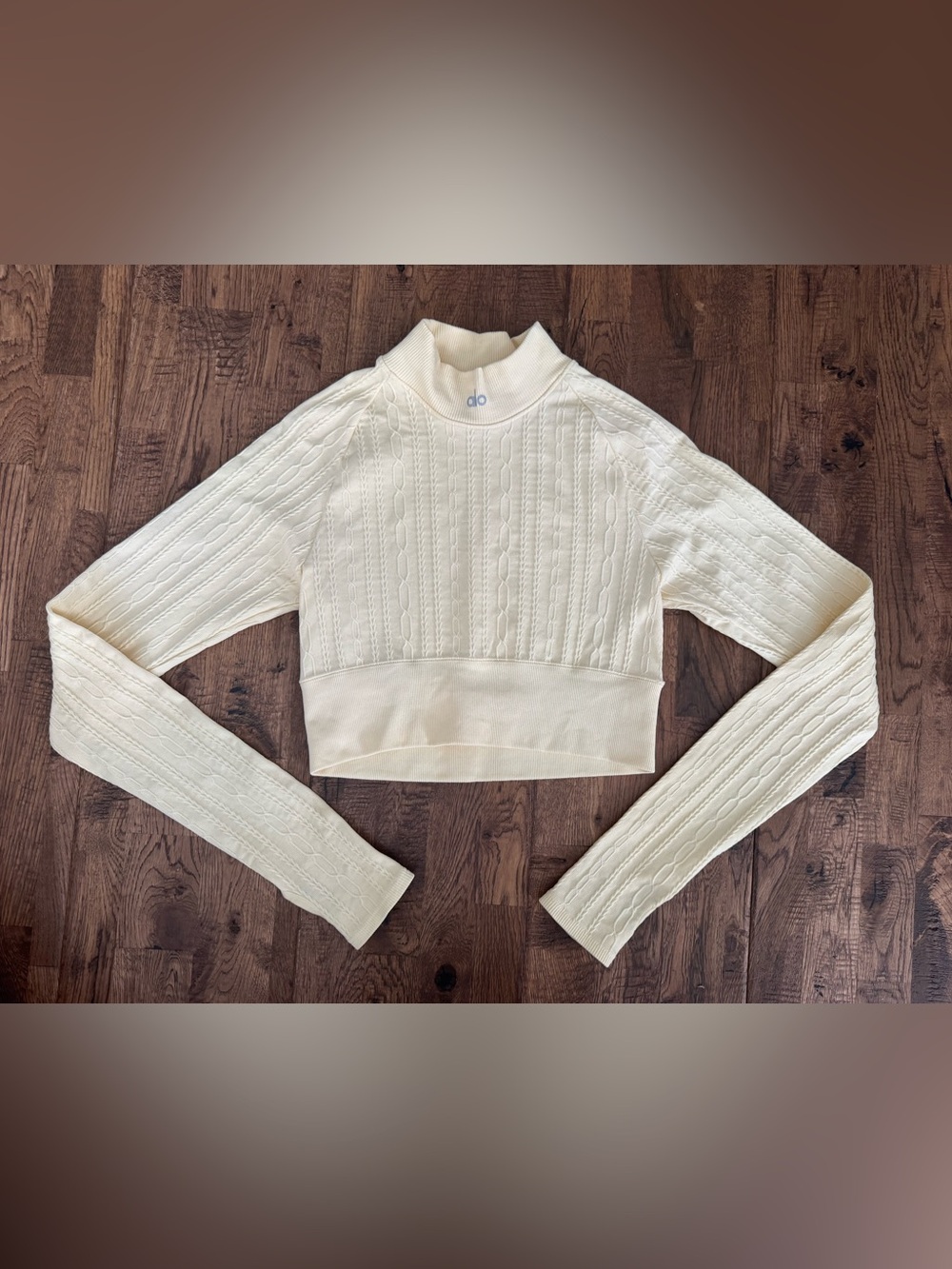 Yoga French Vanilla Seamless Cable Knit Long Sleeve Top Butter Size S Q